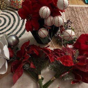 Festive Red and White Holiday Floral Arrangement